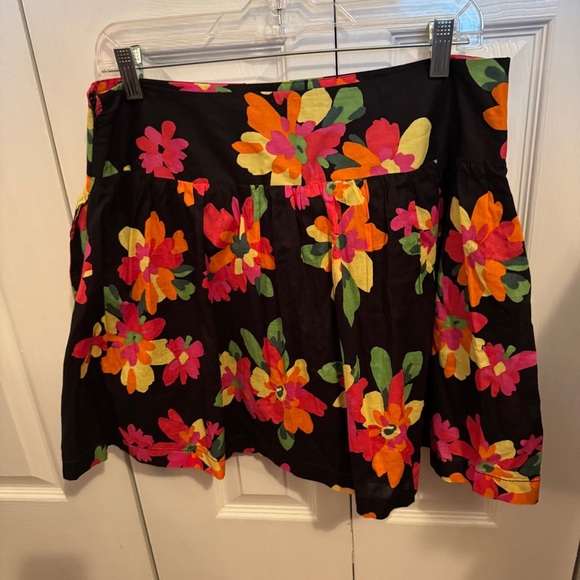 Loft Vibrant Floral Black Skirt Size 6 100% Cotton with Pockets - Picture 1 of 12